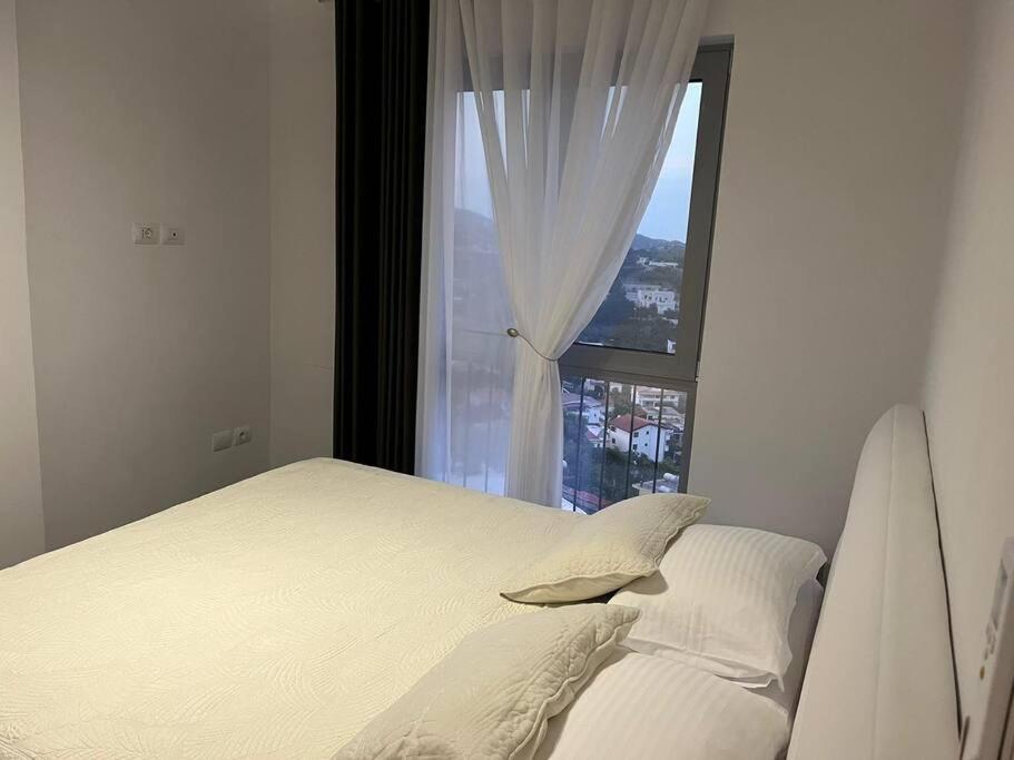 Royal Hill Apartments 2 By Ps Dıraç Dış mekan fotoğraf